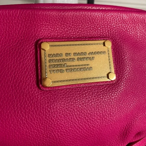 Marc Jacobs Percy Crossbody- Hot Pink - Picture 2 of 6